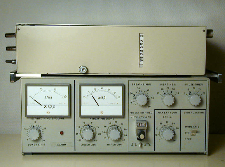 The first prototype of the Servo Ventilator 900, from May 1970.  Permanently exposed at the Museum of Life (Livets Museum) in Lund  Photo reproduced with kind permission of Björn Jonson  
